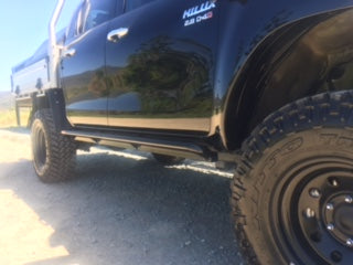 Toyota Hilux N80 ANGLED Rock Sliders / Ally Checkerplate Tread